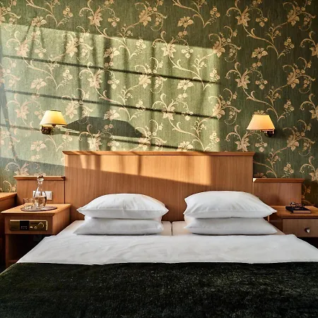 Great Polonia Krakow Airport 4*